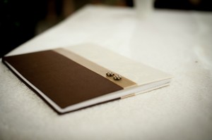 guestbook nunta crem maro1
